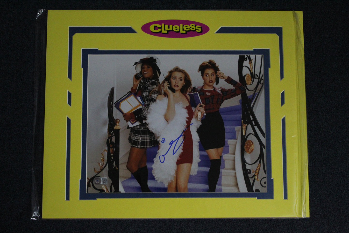 Clueless 11x14 Alicia Silverstone Autograph Beckett COA